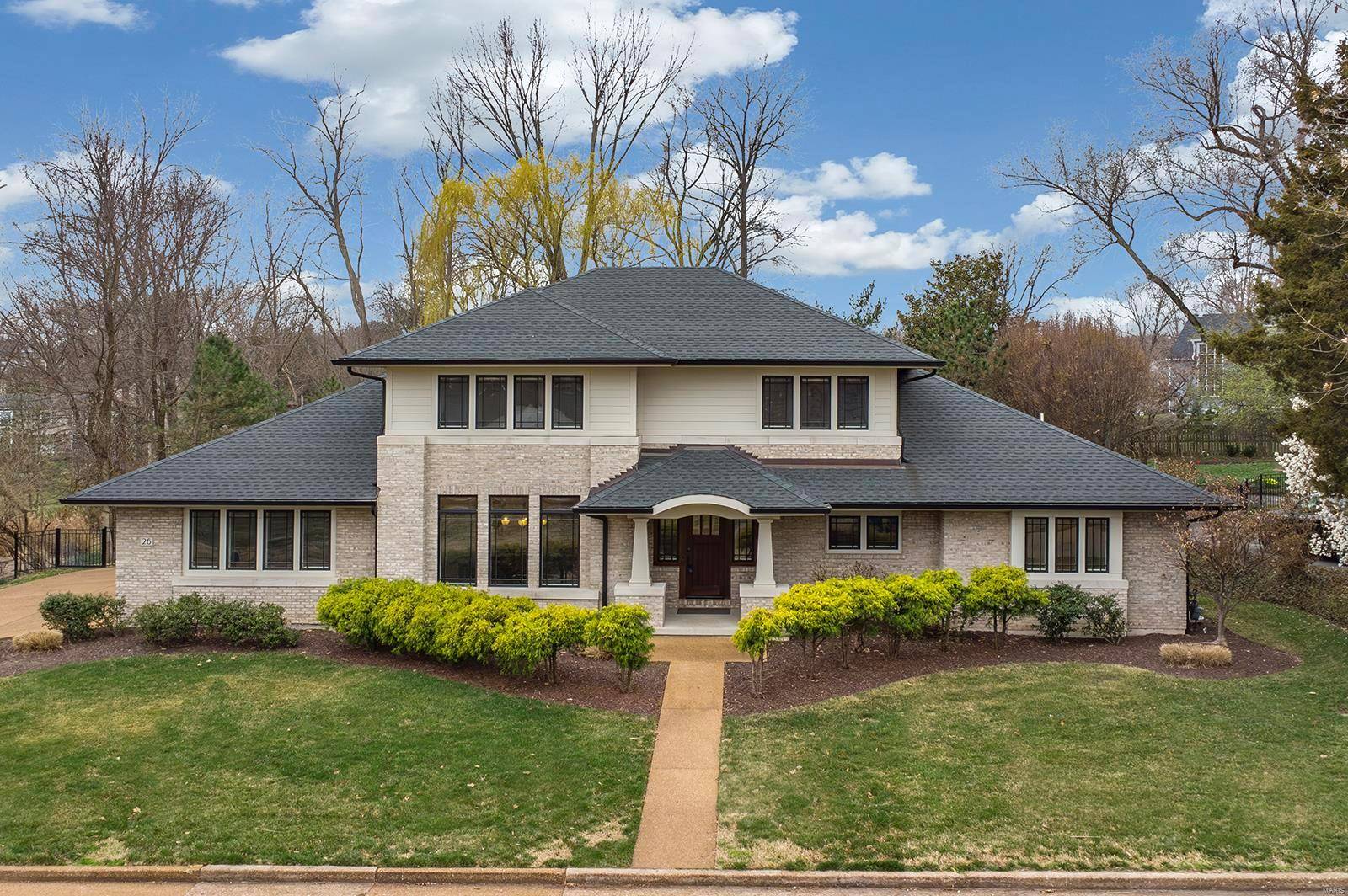 26 Stoneleigh Towers, Olivette, MO 63132