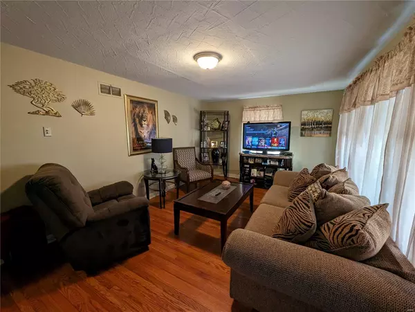St Louis, MO 63114,2028 Stillwater DR