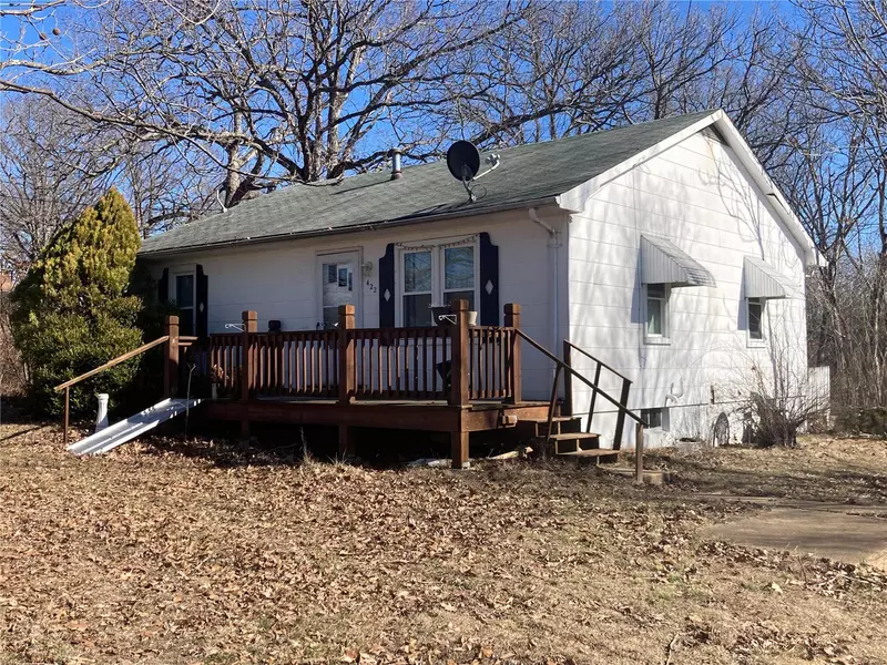 422 E Canaan RD, Gerald, MO 63037