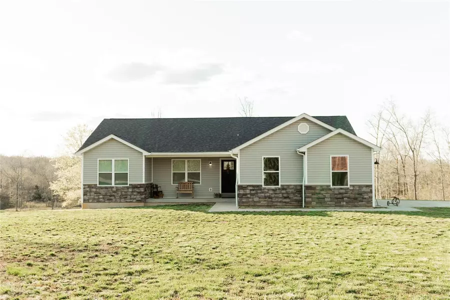 10353 New Diggins RD, Mineral Point, MO 63660