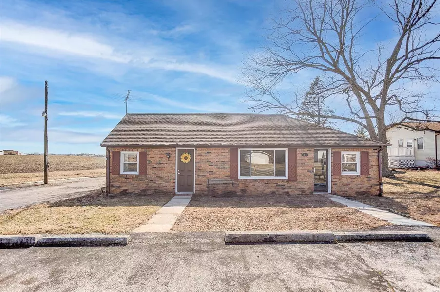 630 E Washington ST, Millstadt, IL 62260