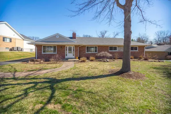 718 Villa Place CT, Olivette, MO 63132