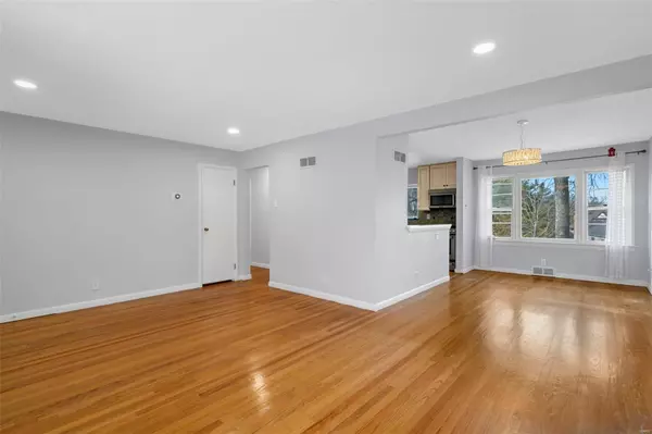 Webster Groves, MO 63119,345 W Old Watson RD