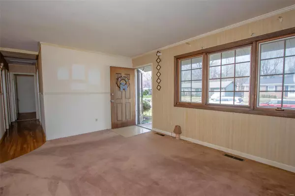 Hazelwood, MO 63042,7374 Naples DR