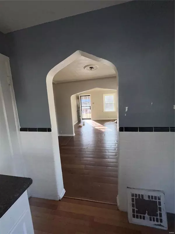 St Louis, MO 63136,8804 Orchard AVE