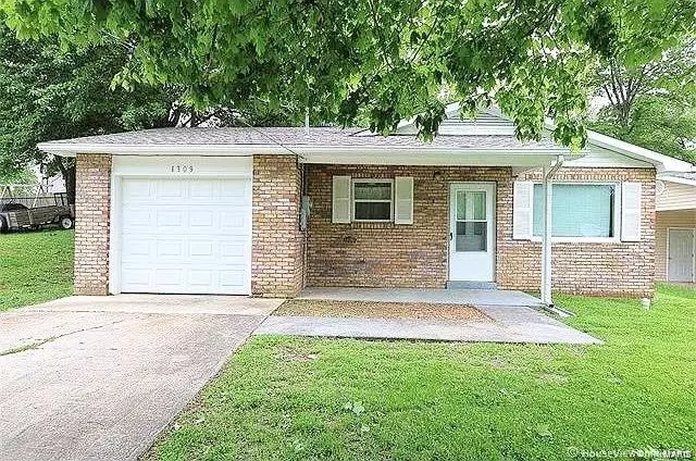 1309 Belair DR, Jackson, MO 63755