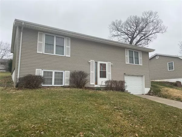 16 Fairway DR, Hannibal, MO 63401