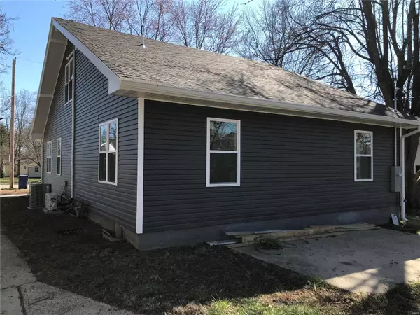 Salem, MO 65560,301 S Jackson ST
