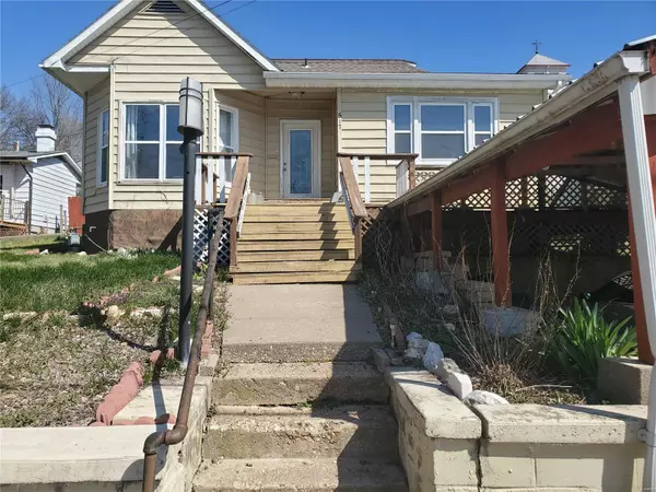 Louisiana, MO 63353,517 N 4th ST