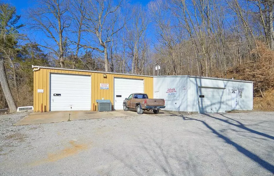 1031 Imbs Station RD, Dupo, IL 62239