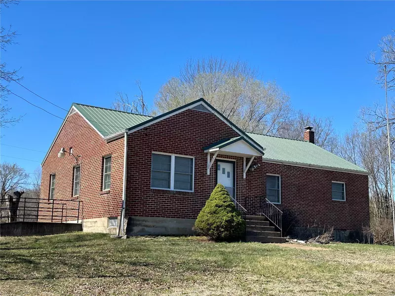 2563 HWY K, Hermann, MO 65084