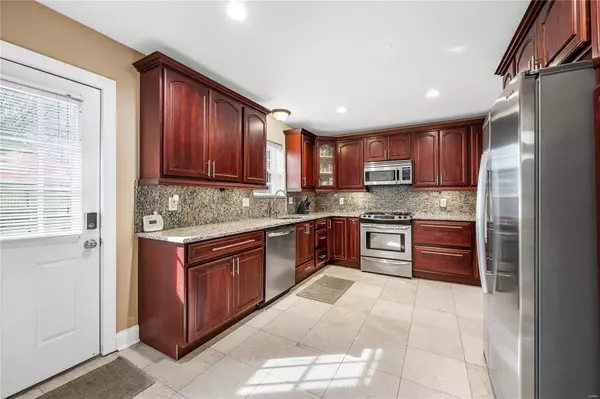 Ladue, MO 63124,15 Ladue Crest LN