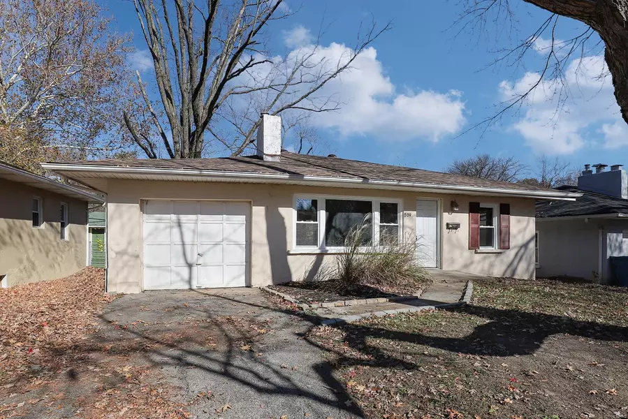 809 Robert AVE, Ferguson, MO 63135
