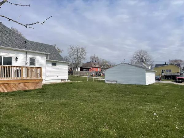 Hannibal, MO 63401,1706 Ruby AVE