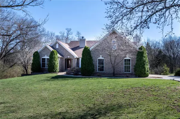 1148 Saint Theresa LN, Dardenne Prairie, MO 63368