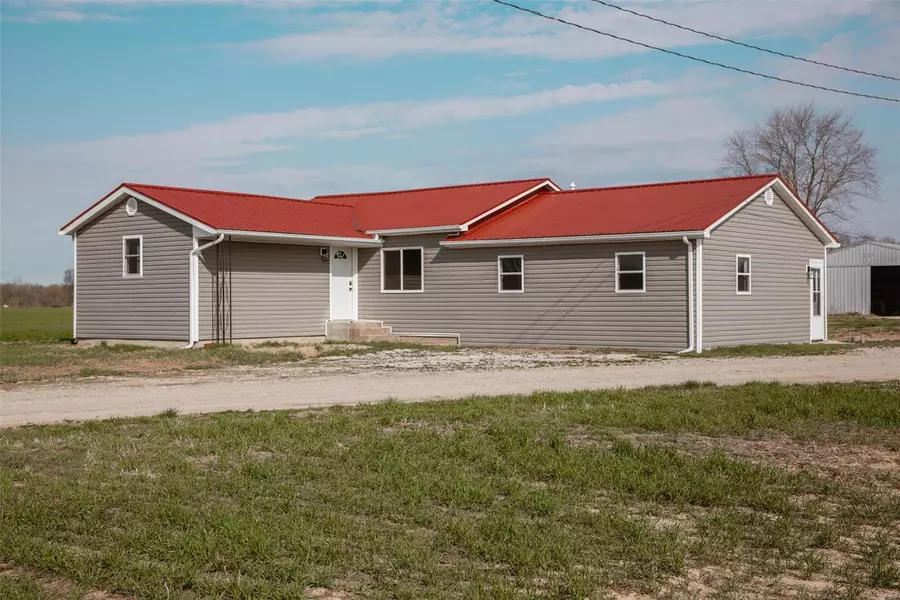 6423 Quail Run RD, Salem, IL 62881
