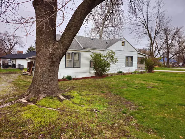 Centralia, MO 65240,325 S Rollins ST