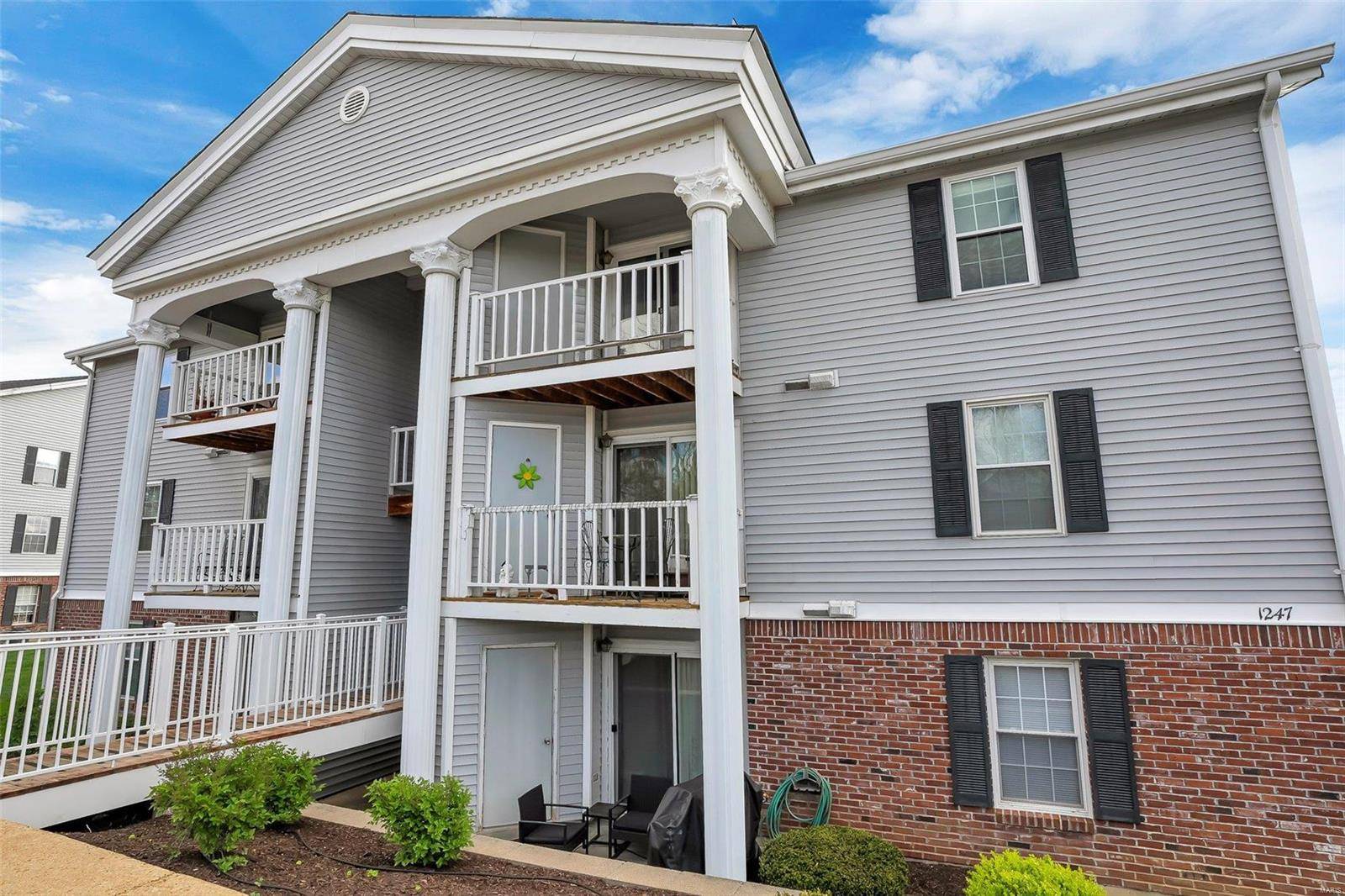 1247 Creve Coeur Crossing #L, Chesterfield, MO 63017