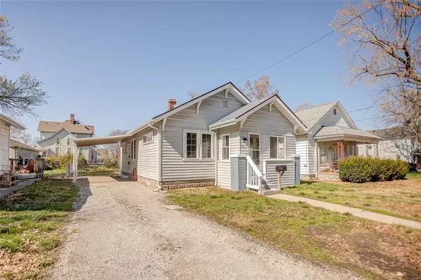 Jerseyville, IL 62052,211 E Arch ST