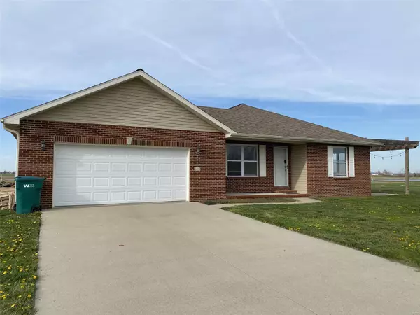 615 Kate Ct, St Libory, IL 62282