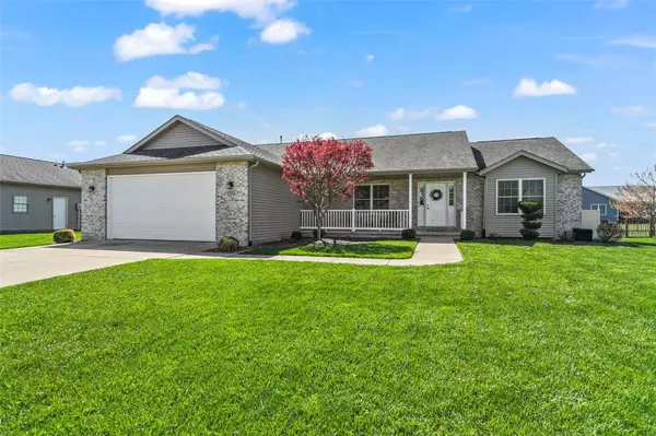 2312 Halifax DR, Chatham, IL 62629
