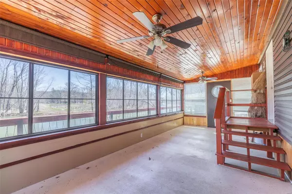 Piedmont, MO 63957,272 County Road 459