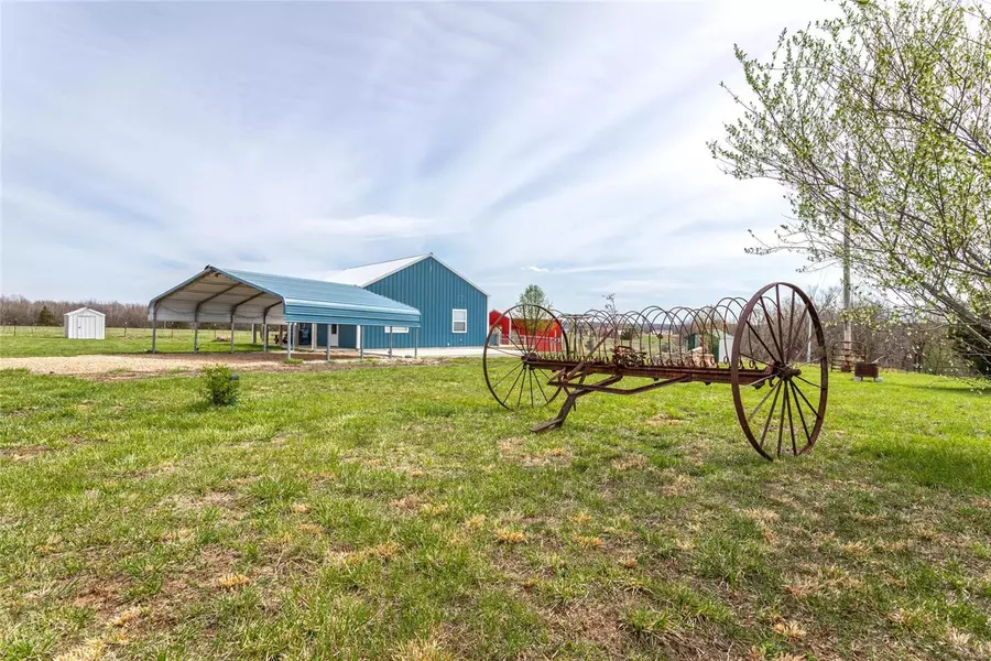 24565 Rolling Hills LN, Richland, MO 65556