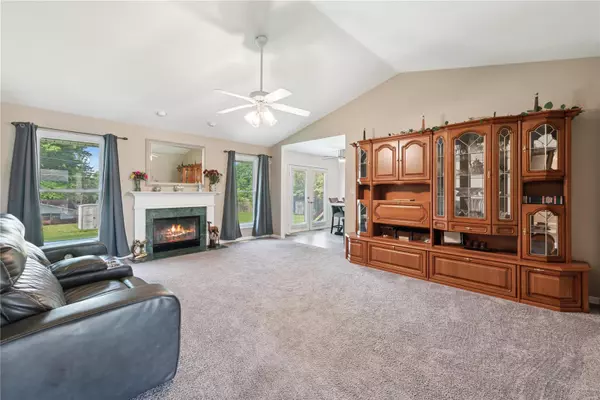 Hazelwood, MO 63042,1718 Coachway LN