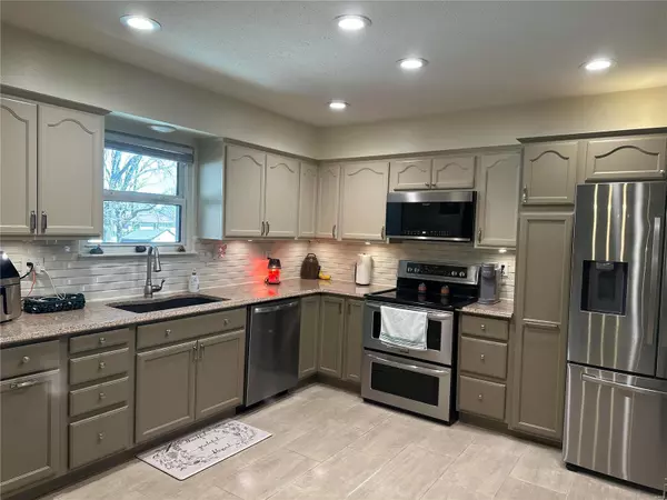 Troy, IL 62294,906 CLOVERFIELD LN