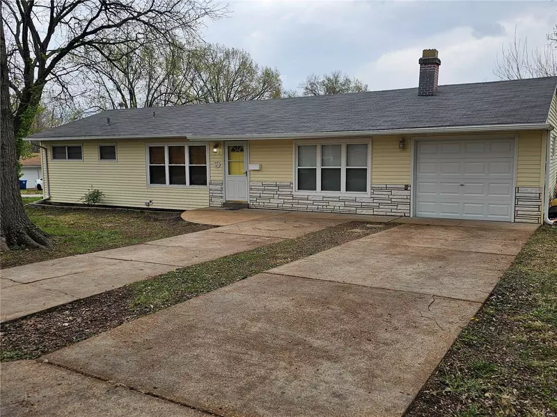 10152 Dellridge LN, St Louis, MO 63136