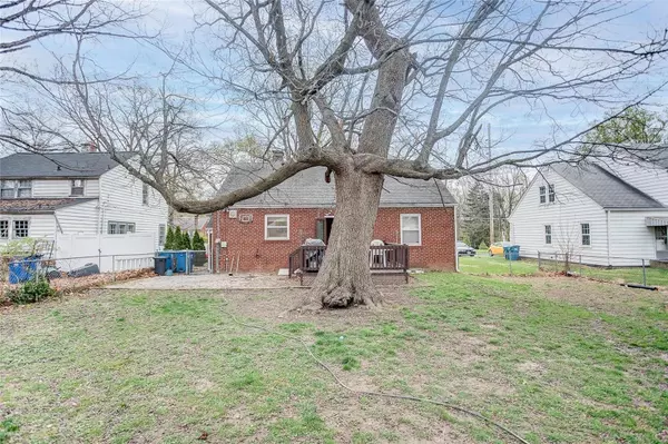 Alton, IL 62002,2416 Alby ST