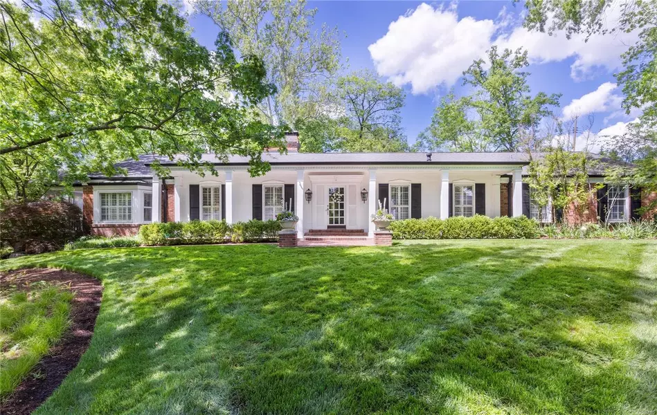 5 Warson LN, Ladue, MO 63124
