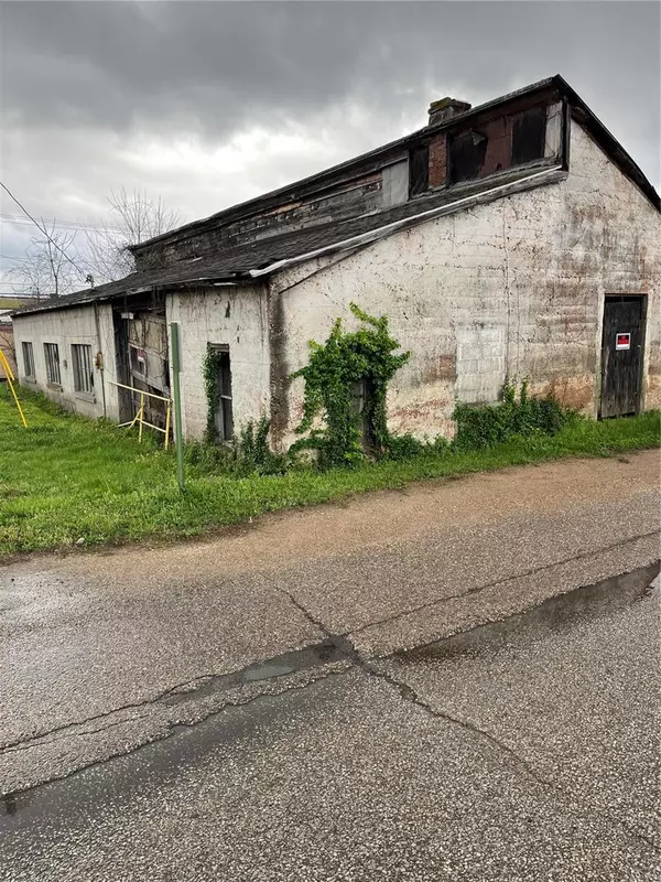 Piedmont, MO 63957,52 N 2nd ST