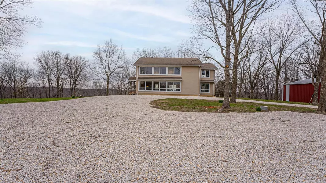 147 Bear Creek TRL, Truxton, MO 63381