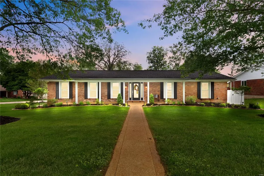 1157 Lariat TRL, Ellisville, MO 63011