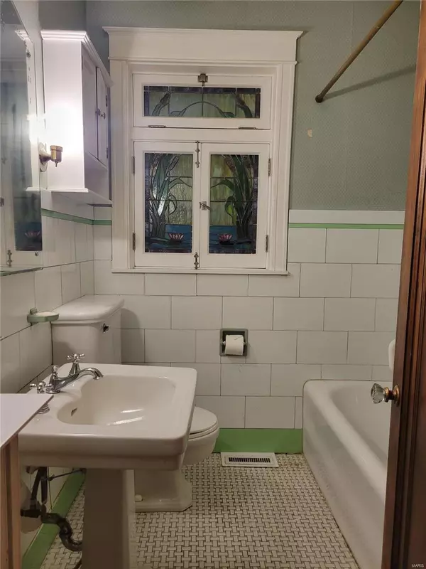 St Louis, MO 63121,8275 Glen Echo DR