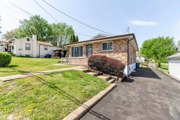 St Louis, MO 63125,9975 Clyde AVE