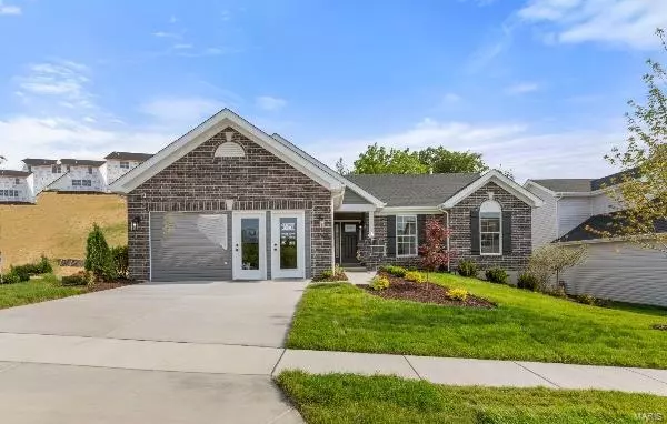 7405 Shadow Point DR, Oakville, MO 63129