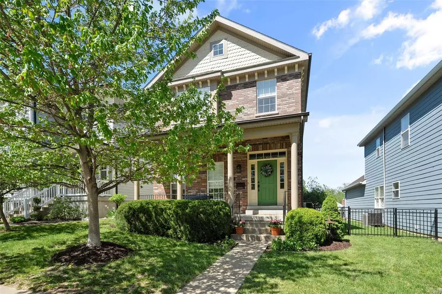 8935 Litzsinger RD, Brentwood, MO 63144