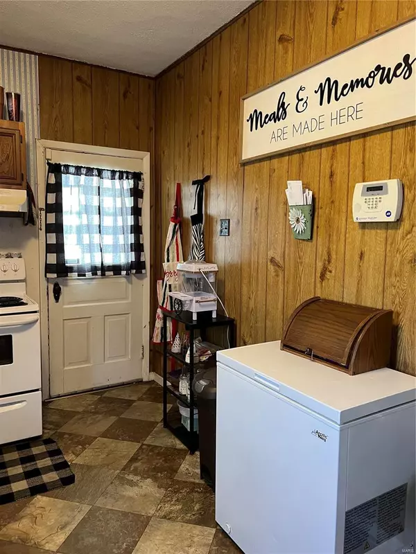 Hannibal, MO 63401,413 N Section