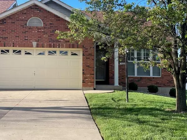 1008 Lexington Estates DR, Godfrey, IL 62035