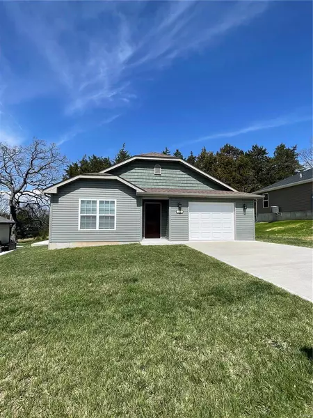 32 Kensington DR, Union, MO 63084