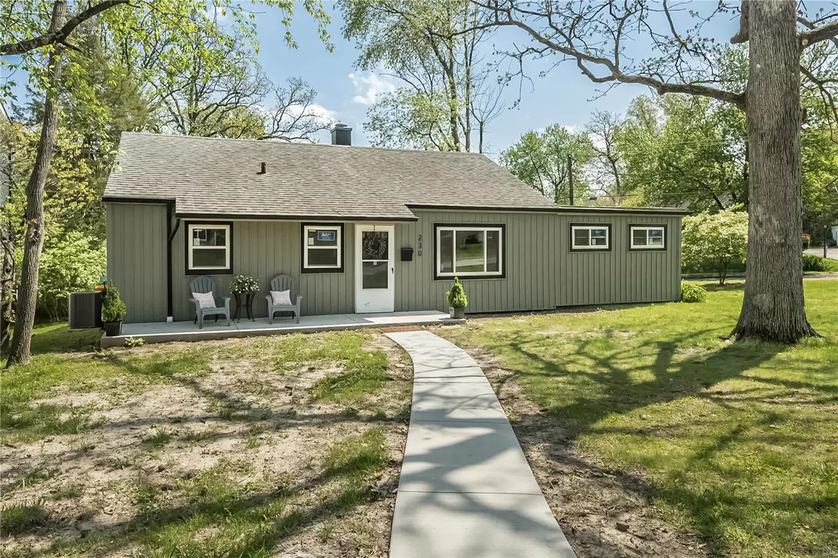 Webster Groves, MO 63119,230 Clara AVE