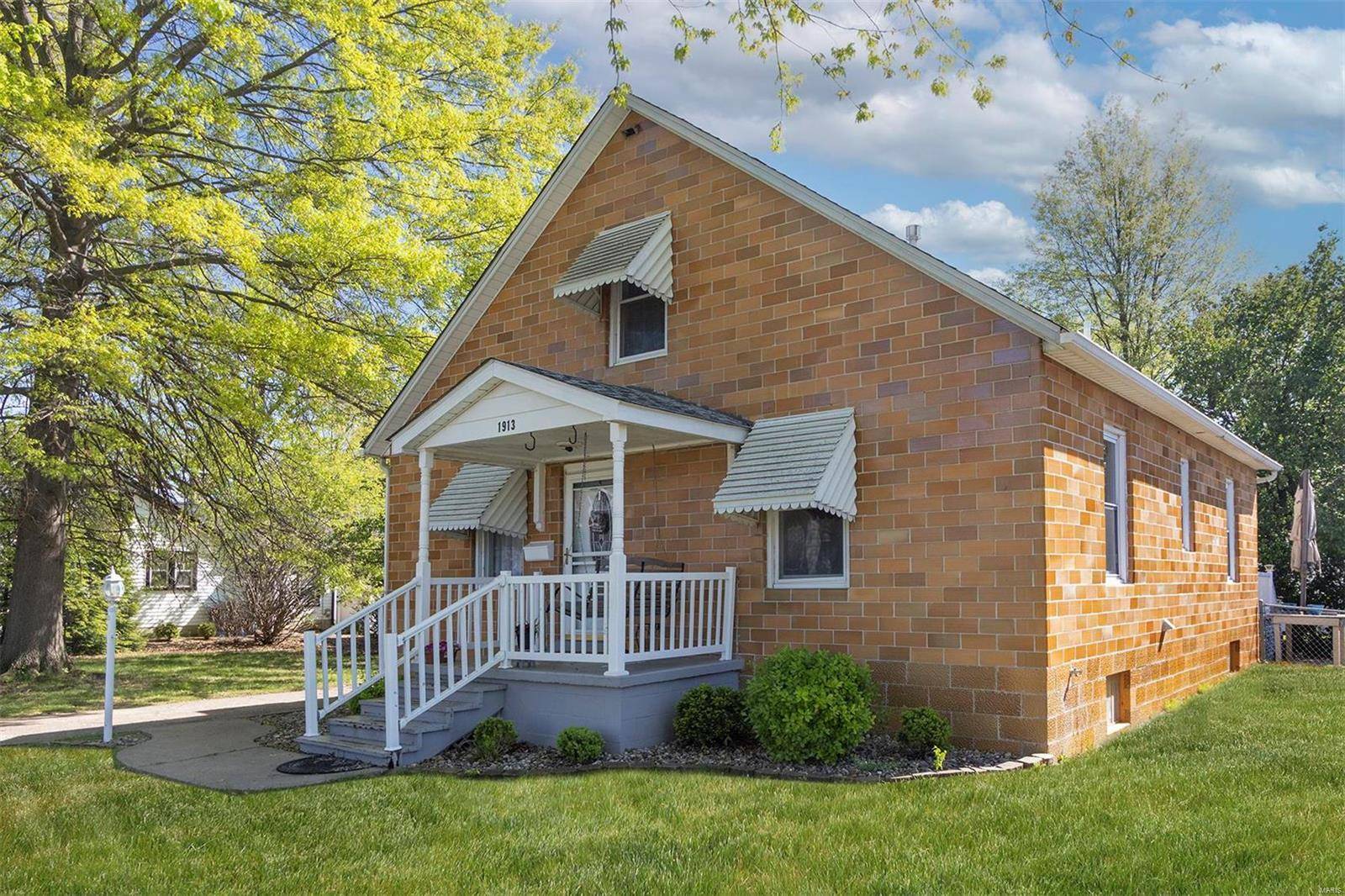 Highland, IL 62249,1913 Olive ST