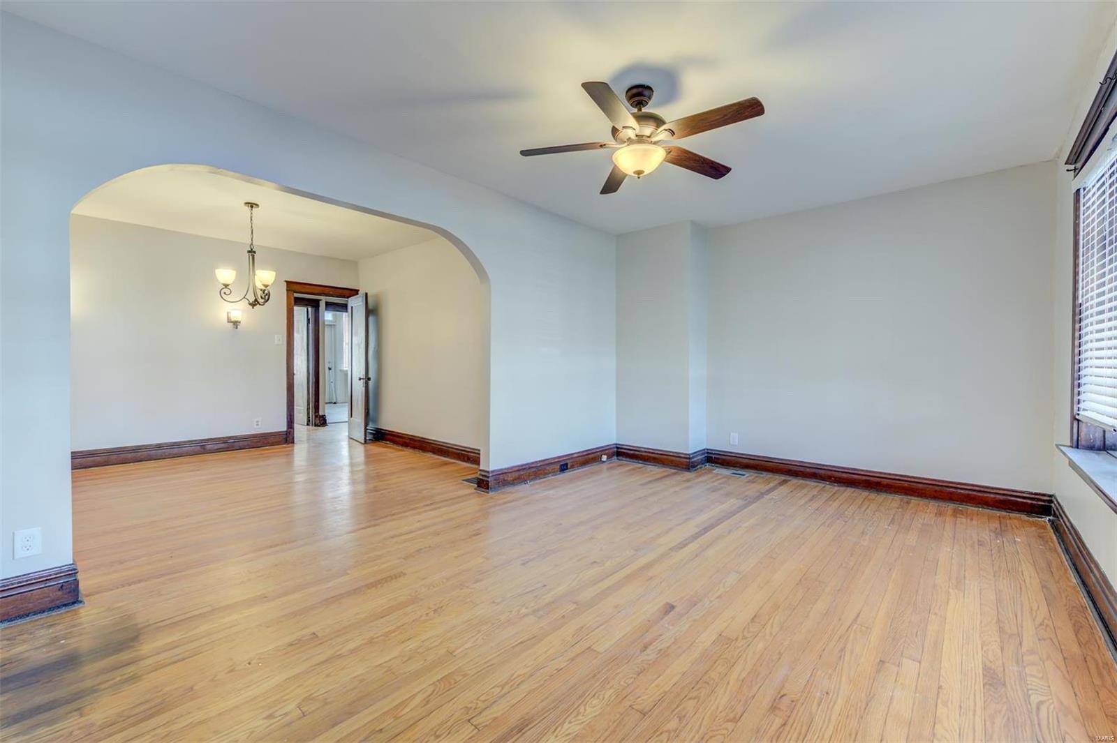 St Louis, MO 63109,5042 Chippewa ST