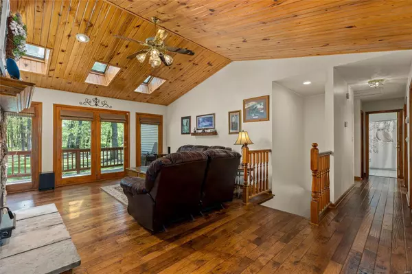 Mount Olive, IL 62069,22263 Washer RD