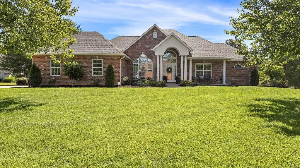 5736 Lake Briar DR, Millstadt, IL 62260