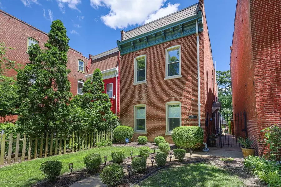 2822 Salena ST, St Louis, MO 63118