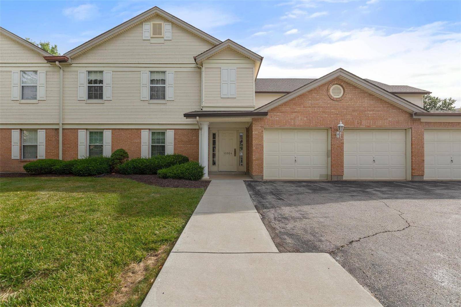 10924 Village Grove DR #C, St Louis, MO 63123