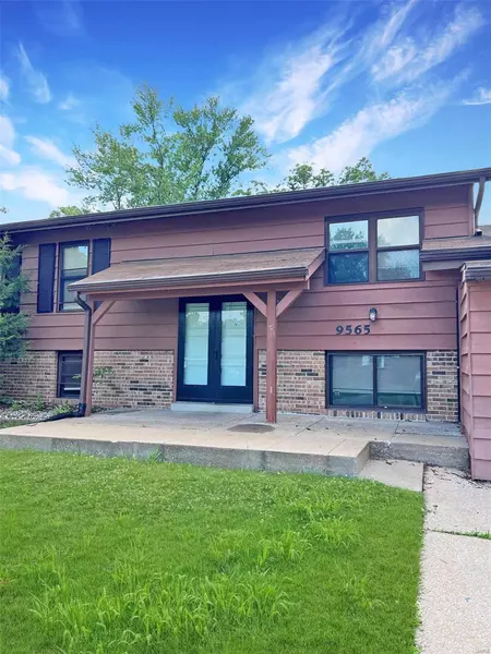 9565 Winkler DR, Unincorporated, MO 63136